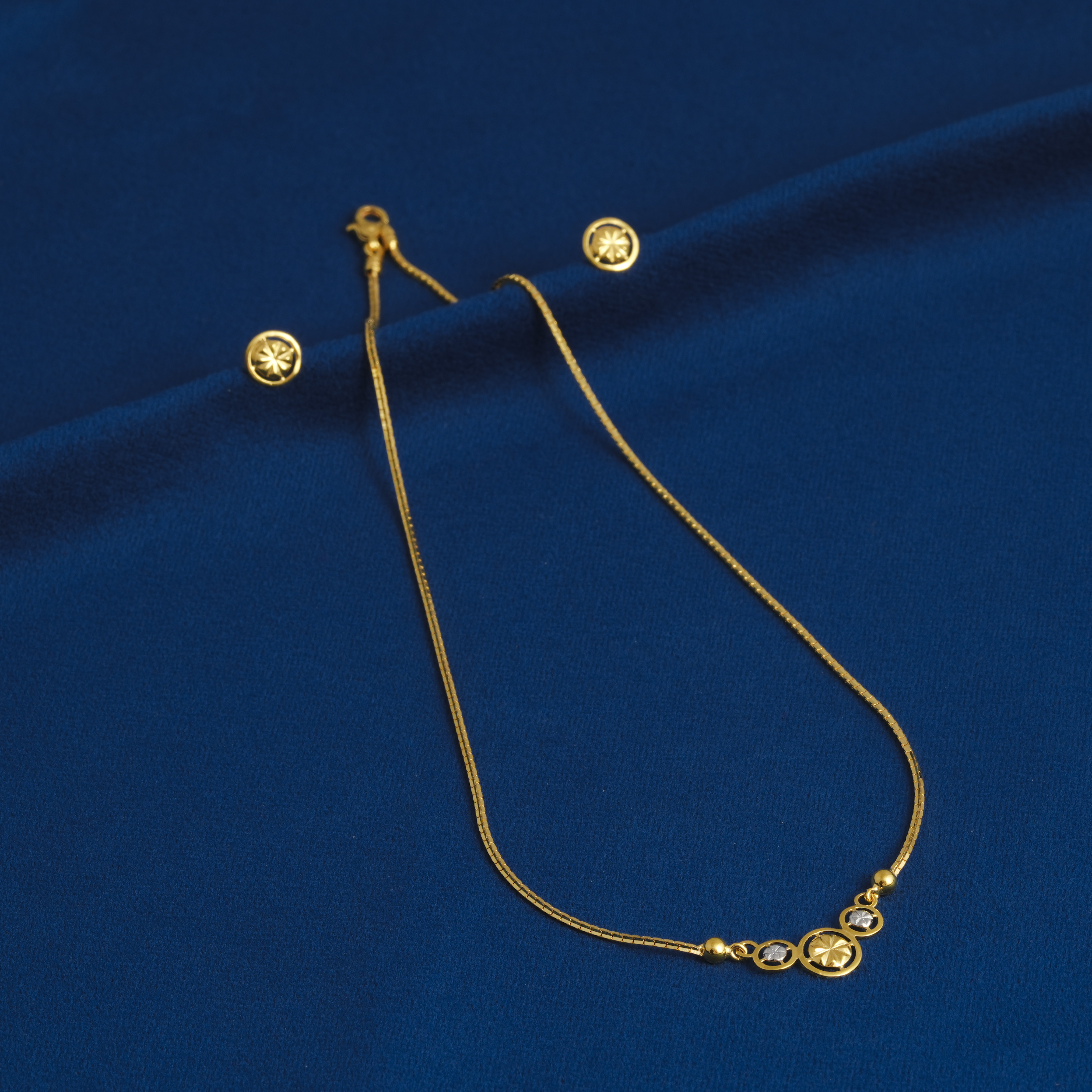 GOLD EMD KANTHI SET WITH MATCHING EARRINGS