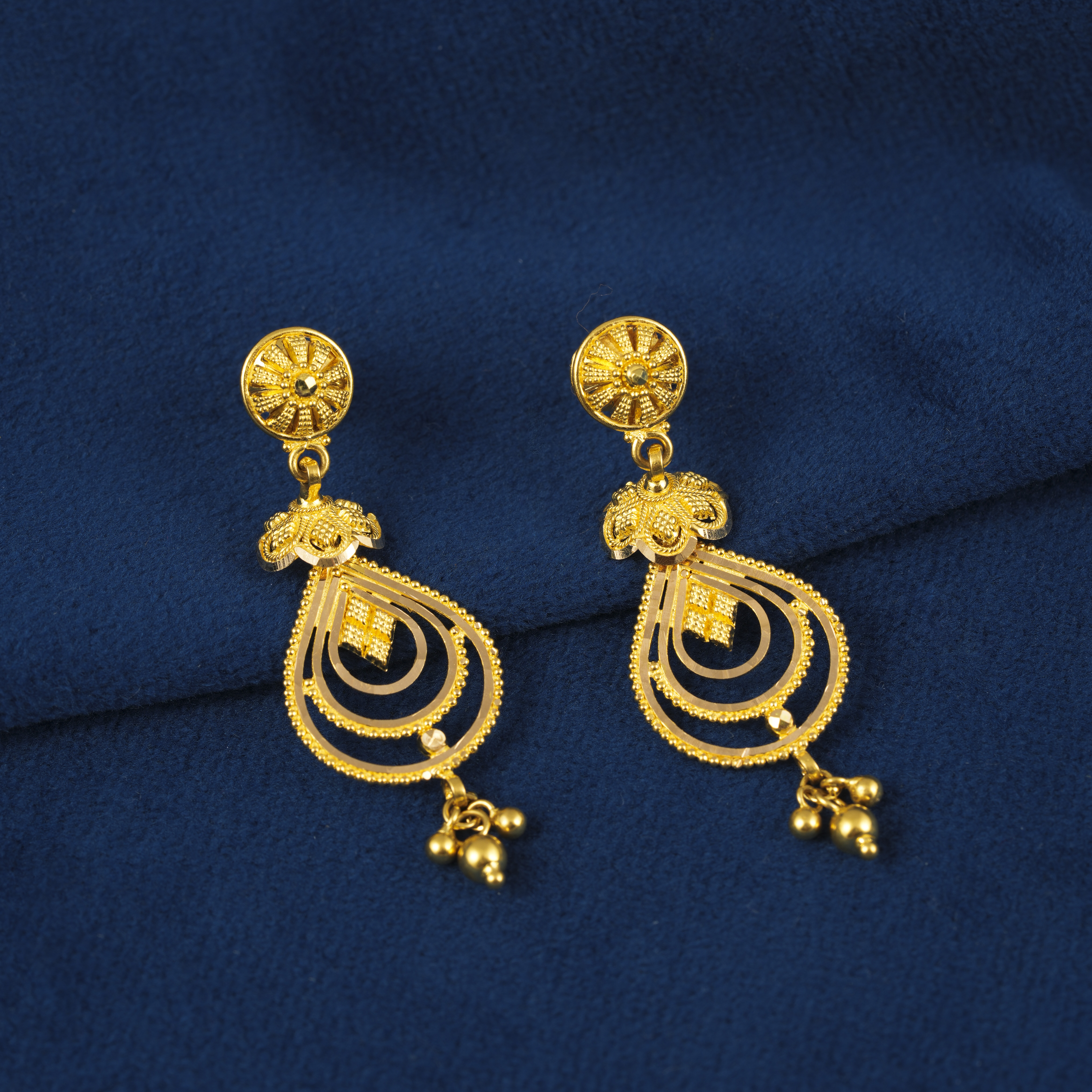 TRADITIONAL EARRING