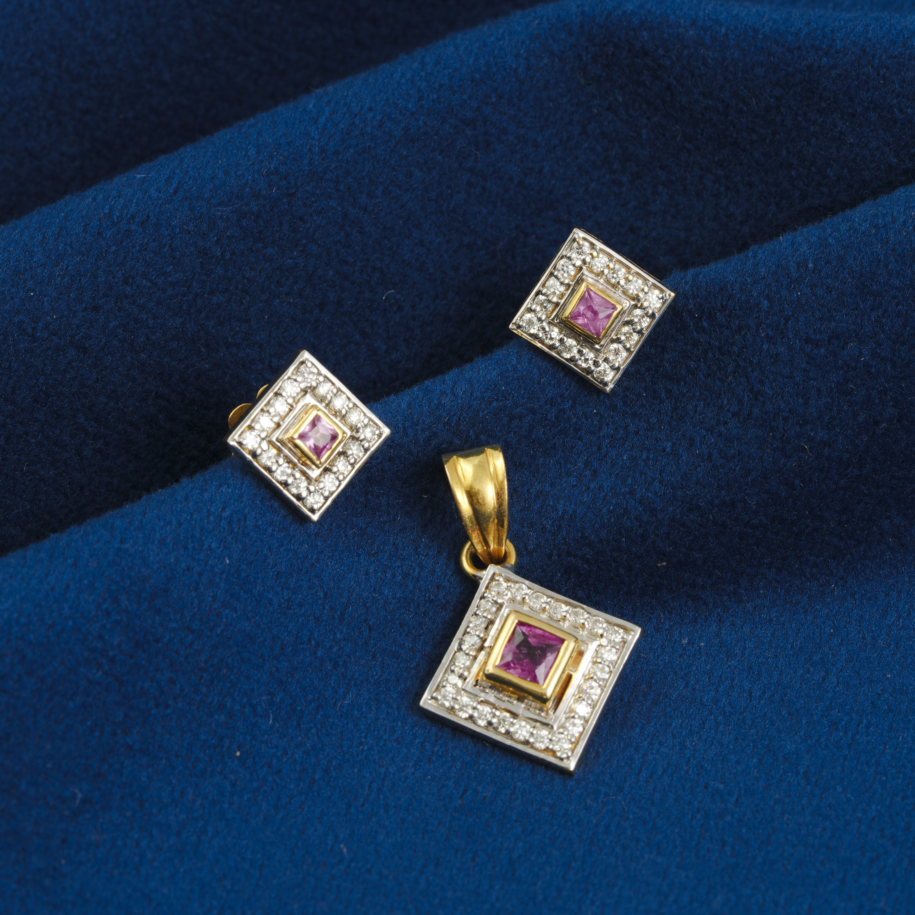 ELEGANT SQUARE RUBY-CZ PENDANT SET