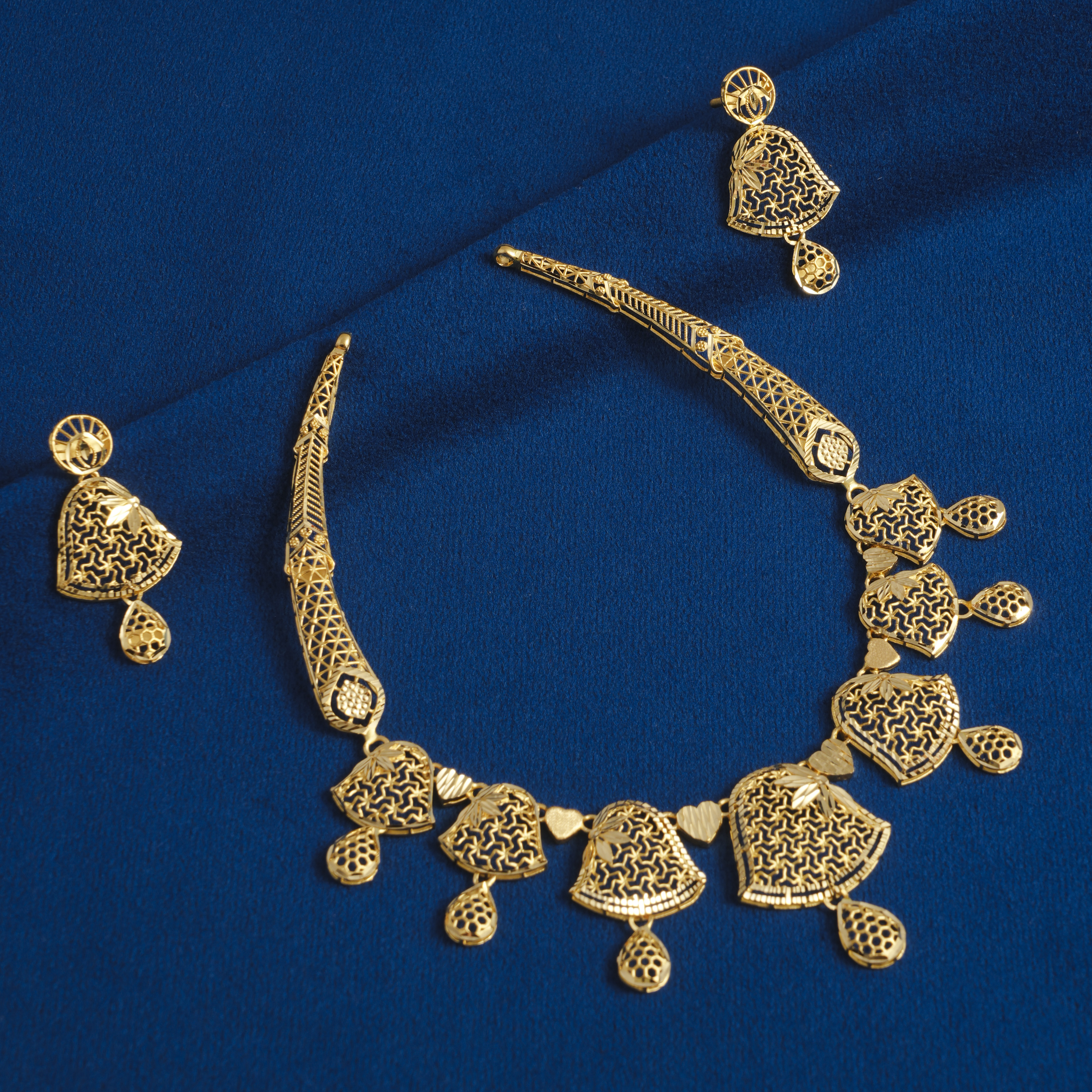 TRADITIONAL JHUMKA STYLE GOLD NECKLACE SET WITH MATCHING EARRINGS